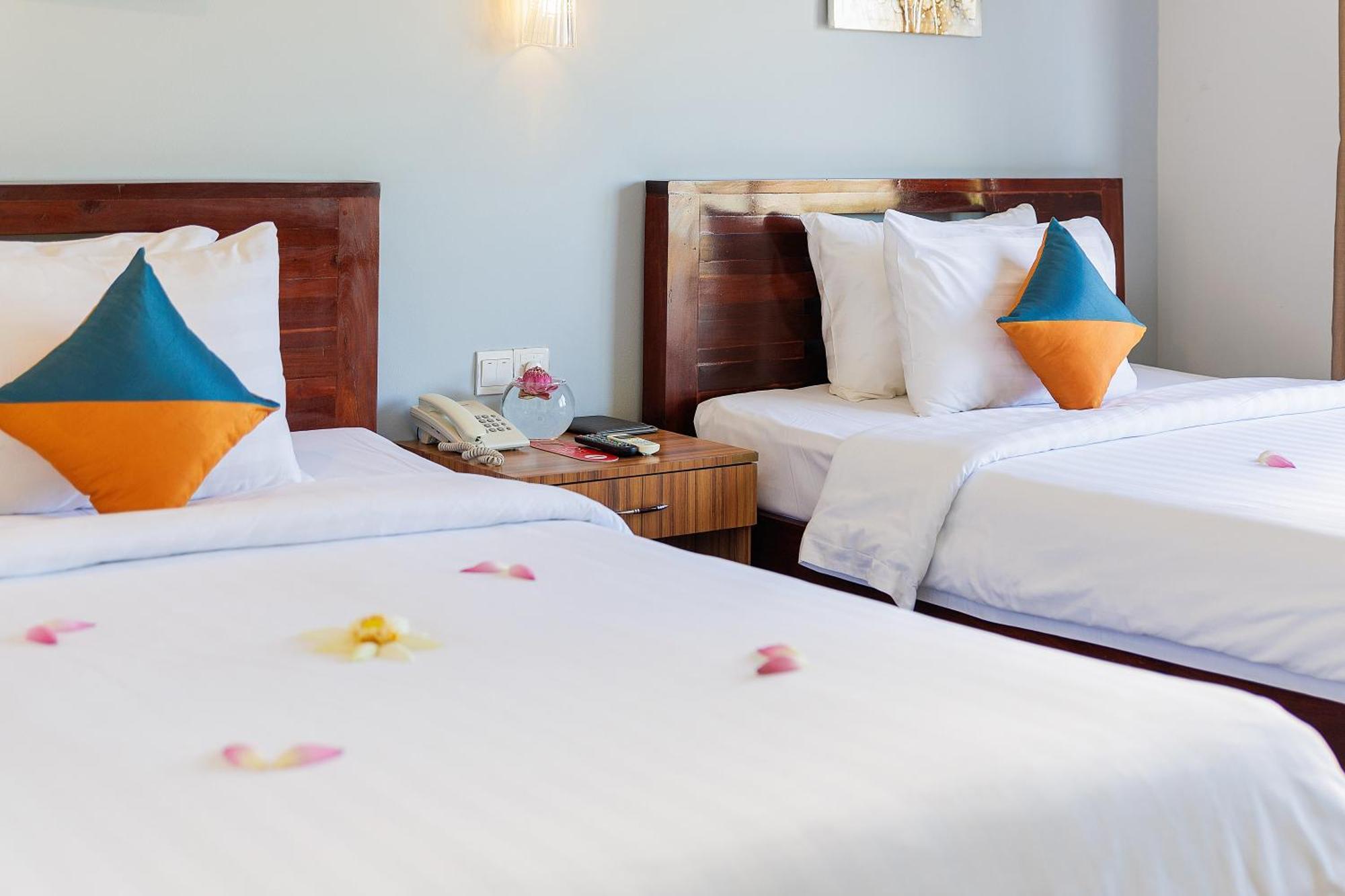 Ratana Angkor Hotel Сиемрип Экстерьер фото