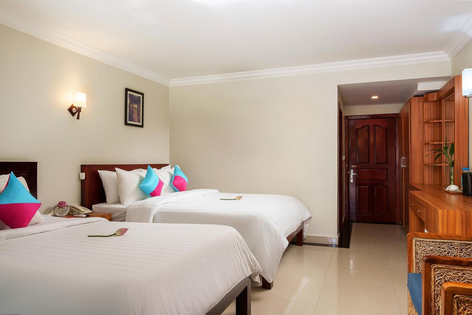 Ratana Angkor Hotel Сиемрип Экстерьер фото